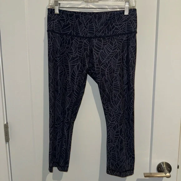 LULULEMON Wunder Under Crop *Full-On Luxtreme Pretty Palm Cadet Greyvy size 8